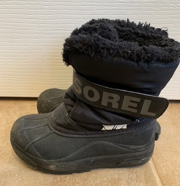 Kid’s SOREL Snow Commander Winter Boot - Black – Size 12 in Kids & Youth in London - Image 2
