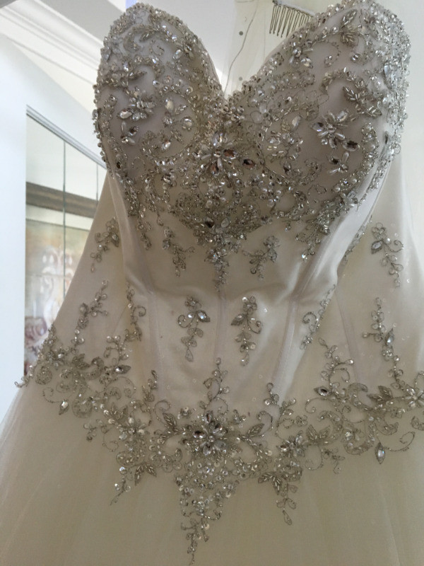 Stella York - Wedding Ball Gown - Size 12 in Wedding in Delta/Surrey/Langley - Image 3