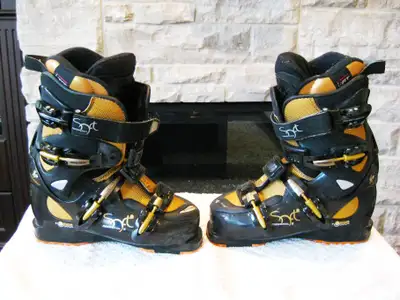 Rossignol Hydrasoft Size 235 Mondo 23.5 Downhill Ski Boots, View more