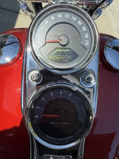 Detachable backrest/luggage rack, saddle bagd, windshield, forward controls installed comes with mid...