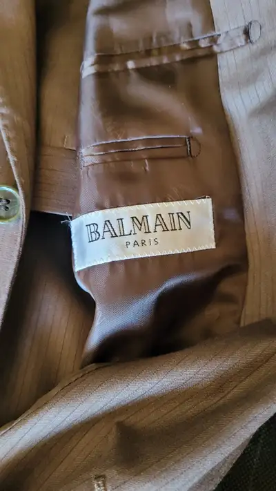 Lot of shoes, clothing and jackets brand name, View more