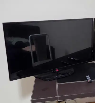 LG 47 inch TV, like new, View more