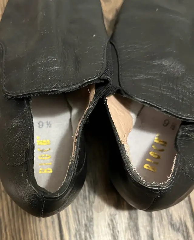 Bloch Ballet Shoes Size 9.5 in Kids & Youth in Oshawa / Durham Region - Image 3