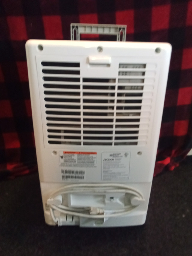 Noma 3 gallon humidifier Heaters, Humidifiers & Dehumidifiers