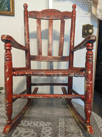 Antique children rocking chair-chaise berçante antique