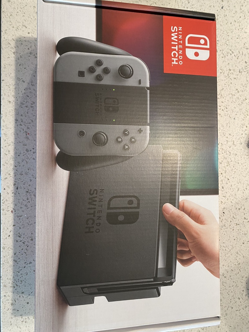 Nintendo Switch + SDCard + Case + Mario Odessey Nintendo Switch