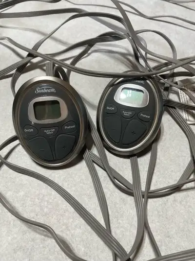 Sunbeam dual controller for queen size electric blanket, View more