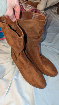 Womens dress boots (size 9)  -$10