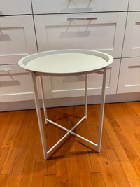 Side table / tray table 