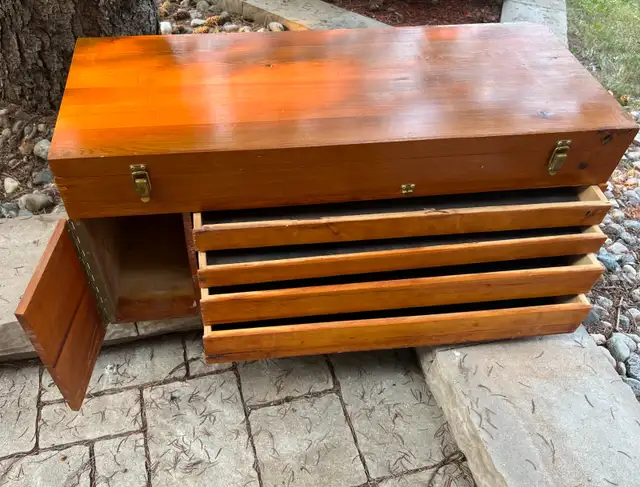 Vintage Solid Wooden 4 drawers Storage Box Chest in Dressers & Wardrobes in Gatineau - Image 4
