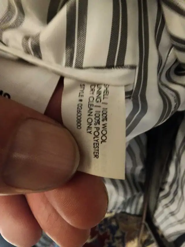 Club Monaco Blazer 40 in Men's in City of Toronto - Image 6