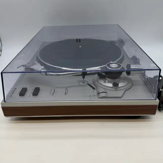 Sanyo TP-1010 Semi Automatic W/ Auto Return Belt Drive Turntable in Stereo Systems & Home Theatre in City of Toronto - Image 11