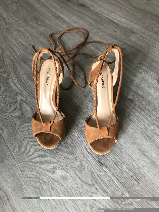 Women’s sandals  in Women's - Shoes in Gatineau - Image 3