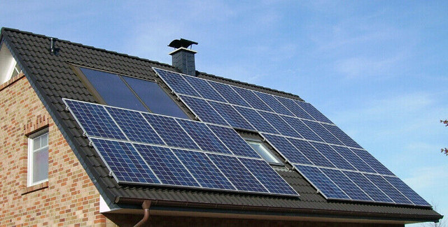 Solar Panel / Grid Tied Net metering kit / Off Grid / Battery in Other in Oakville / Halton Region - Image 2