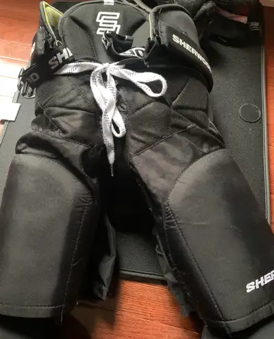Sherwood hockey pants, View more