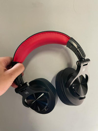 Over Ear Headphones: Noise Cancelling, Wired or Wireless