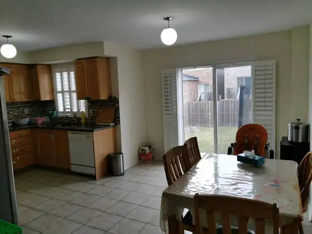 one single room for rent with washroom in Long Term Rentals in Mississauga / Peel Region - Image 3