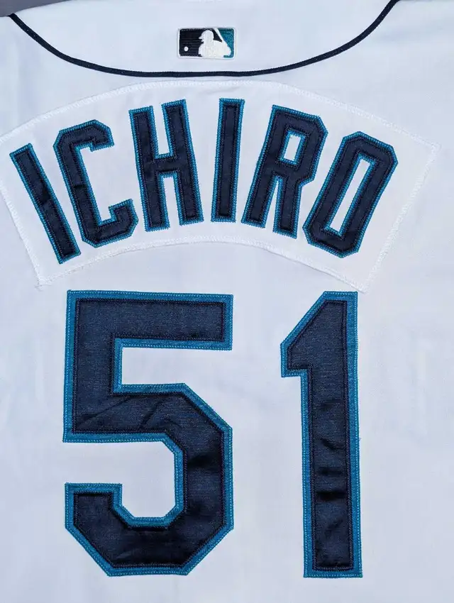 Vintage ICHIRO SUZUKI authentic Seattle Mariners jersey sz48 in Men's in Stratford - Image 6