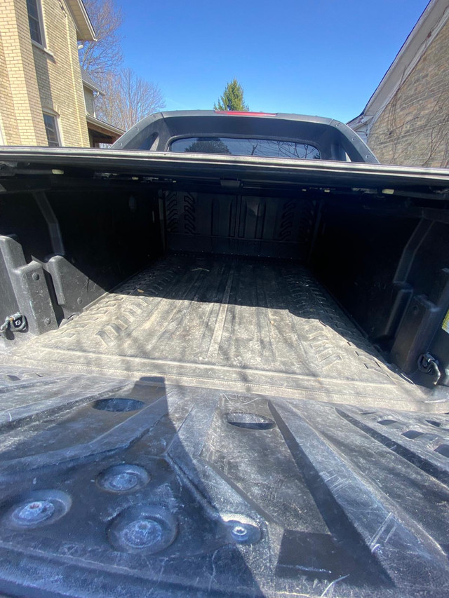 Chevy Avalanche 2005 in Cars & Trucks in Stratford - Image 3