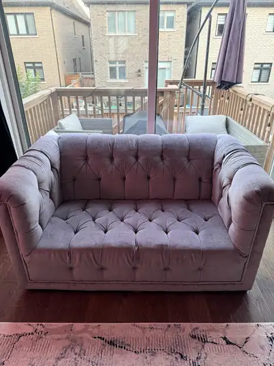 Zilli Couch Mint Condition two pieces, View more