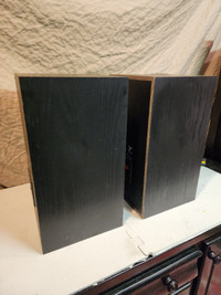Yorkville YSM-1 Studio monitors 8 ohm speakers