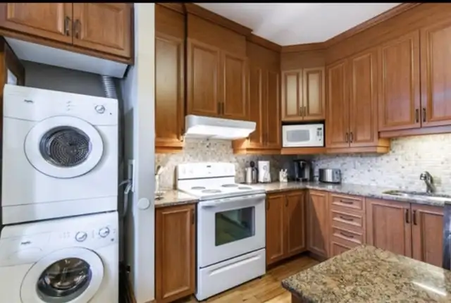 Cession de bail - colocation chambre + salon privé in Room Rentals & Roommates in City of Montréal - Image 5