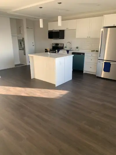 Enjoy the best of both worlds in Newmarket – a fully renovated 2-bedroom apartment that combines sma...
