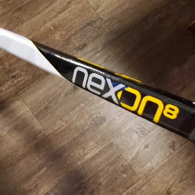 New 52" Youth  / Jr. SHER-WOOD NEXON Composite  Hockey Stick  in Hockey in Barrie - Image 5