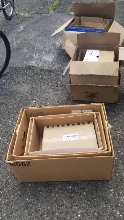 20 Boîtes cartons differentes grandeurs, View more