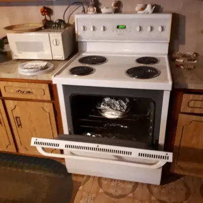 Poel stoove four, View more