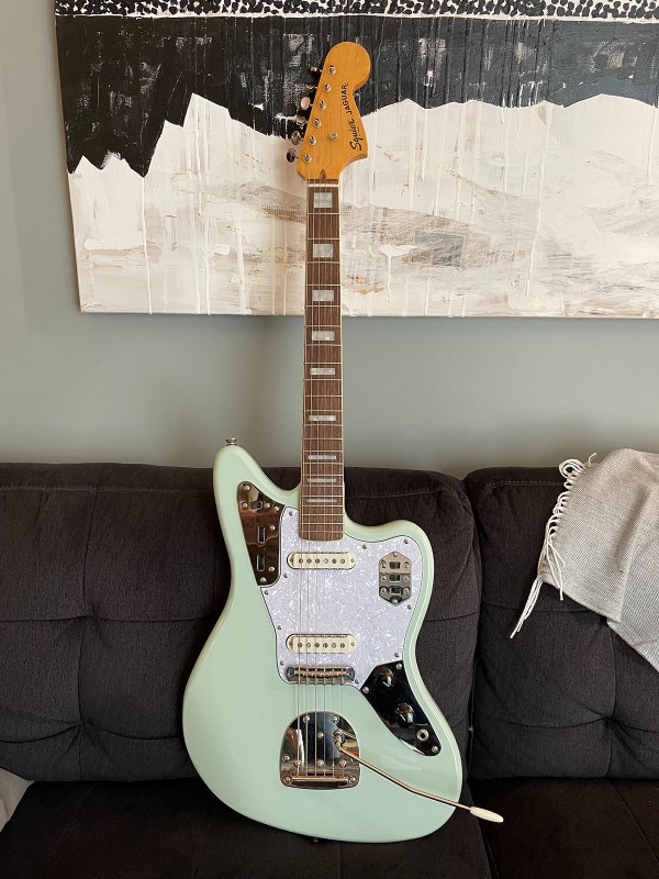 À vendre, Squier Fender Classic Vibe 70's Jaguar. Guitares Ville de