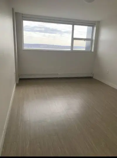 I am offering a room for rent in a 2 bedroom apartment located in the Vuze. The apartment is modern...