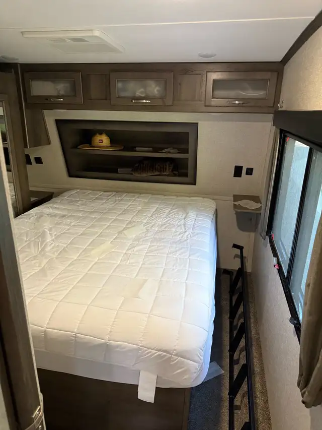 2019 Dutchmen Voltage Toy Hauler  in RVs & Motorhomes in Burnaby/New Westminster - Image 10