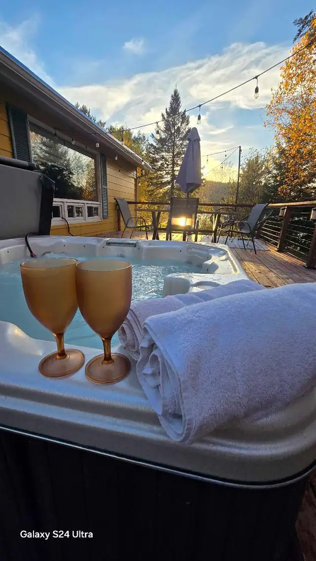 Chalet for Rent / Cottage Rental in Val-des-Bois | Private Spa & Sauna