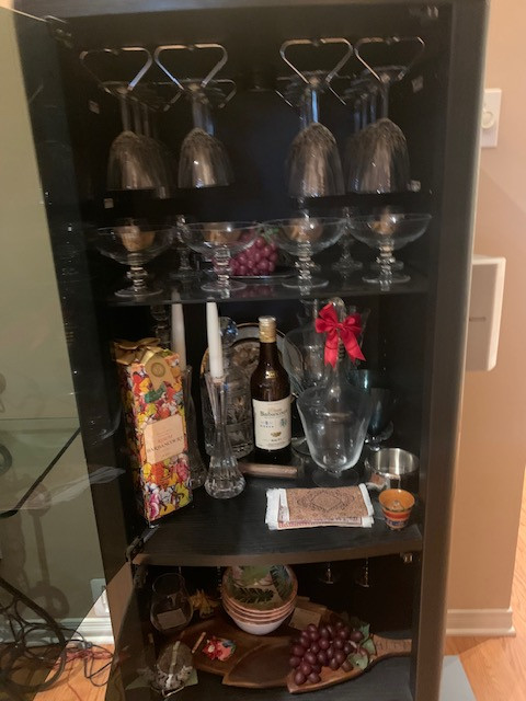Display Cabinets in Hutches & Display Cabinets in Ottawa - Image 2