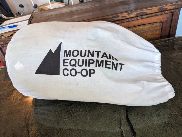 MEC Caravan Sleeping Bag, Suitable for +10C - Excellent Cond. in Fishing, Camping & Outdoors in Edmonton - Image 2