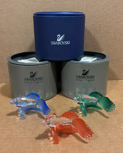 Stunning Swarovski Crystal Betta (Siamese Fighting Fish) figurines in like-new condition. ✨ Details:...
