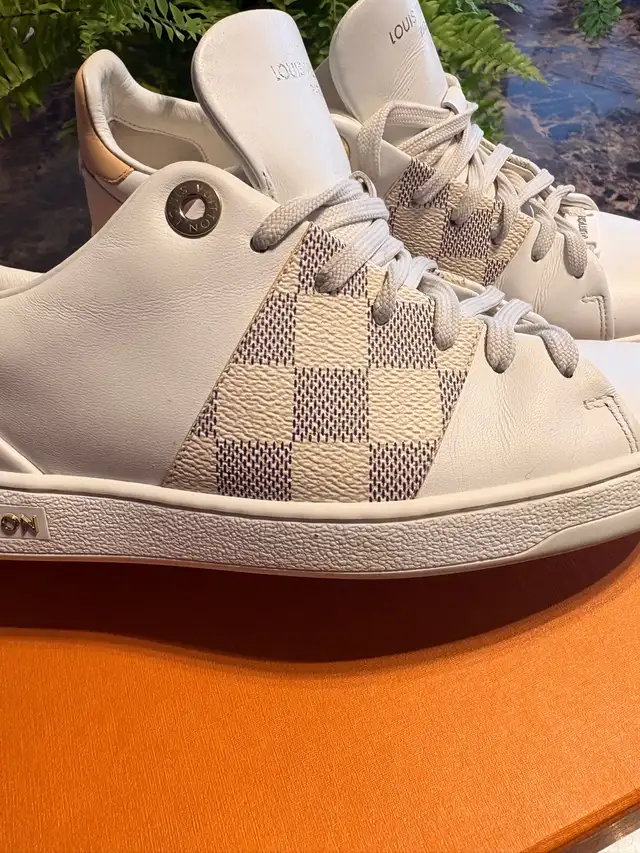 Louis Vuitton shoes64840215689090124