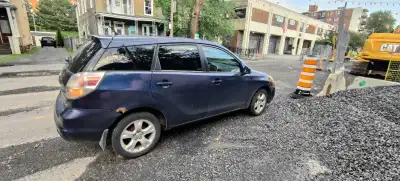 Selling Toyota Matrix 2006xr