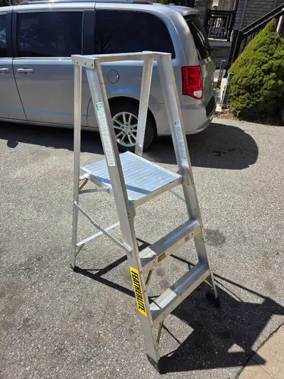 Featherlite #3505 Industrial Heavy Duty Step Ladder 3 Available $100 each OBO