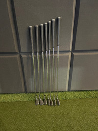 Taylormade SIM Max (left) irons set