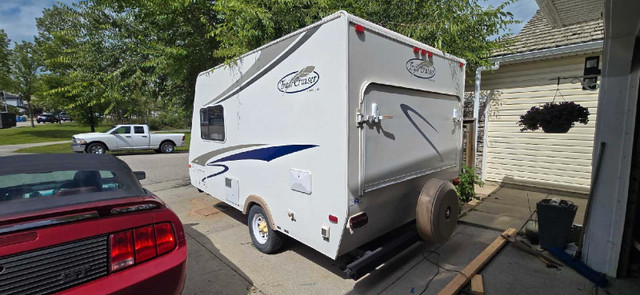 2007 18' Hybrid Trailer - Trail Cruiser C17 in Travel Trailers & Campers in Calgary - Image 2