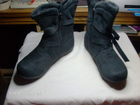 CA collection by carrini. boots new . $20