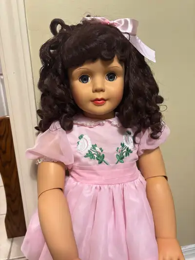 Beautiful Ashton Drake Doll. Original outfit in perfect shape. More for a collector rather then for...