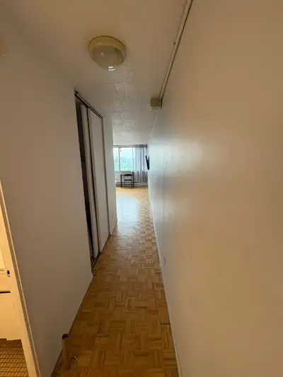 Studio with Den - Perfect for Students!