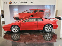 1:18 Diecast Autoart Millennium Lotus Esprit V8 Red