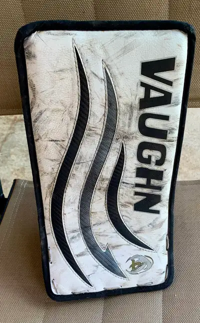 Vaughn Velocity Intermediate Goalie Blocker, View more