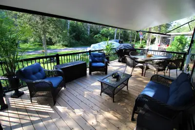 Christmas price drop until Jan 2/26! Ready for lakeside summer living? Don't miss this immaculate 42...