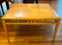 Magnifique table de salon en bois/Beautiful Coffee Table in wood
