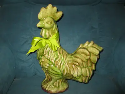 Article Animal de Collection. Bibelots Poules diverses. Par leur matériel et leur âge. Bois, Métal e...